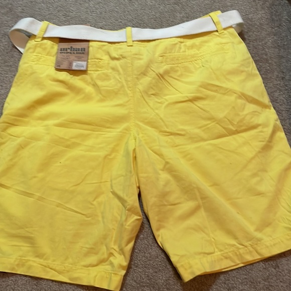 Yellow men’s shorts - Picture 5 of 5